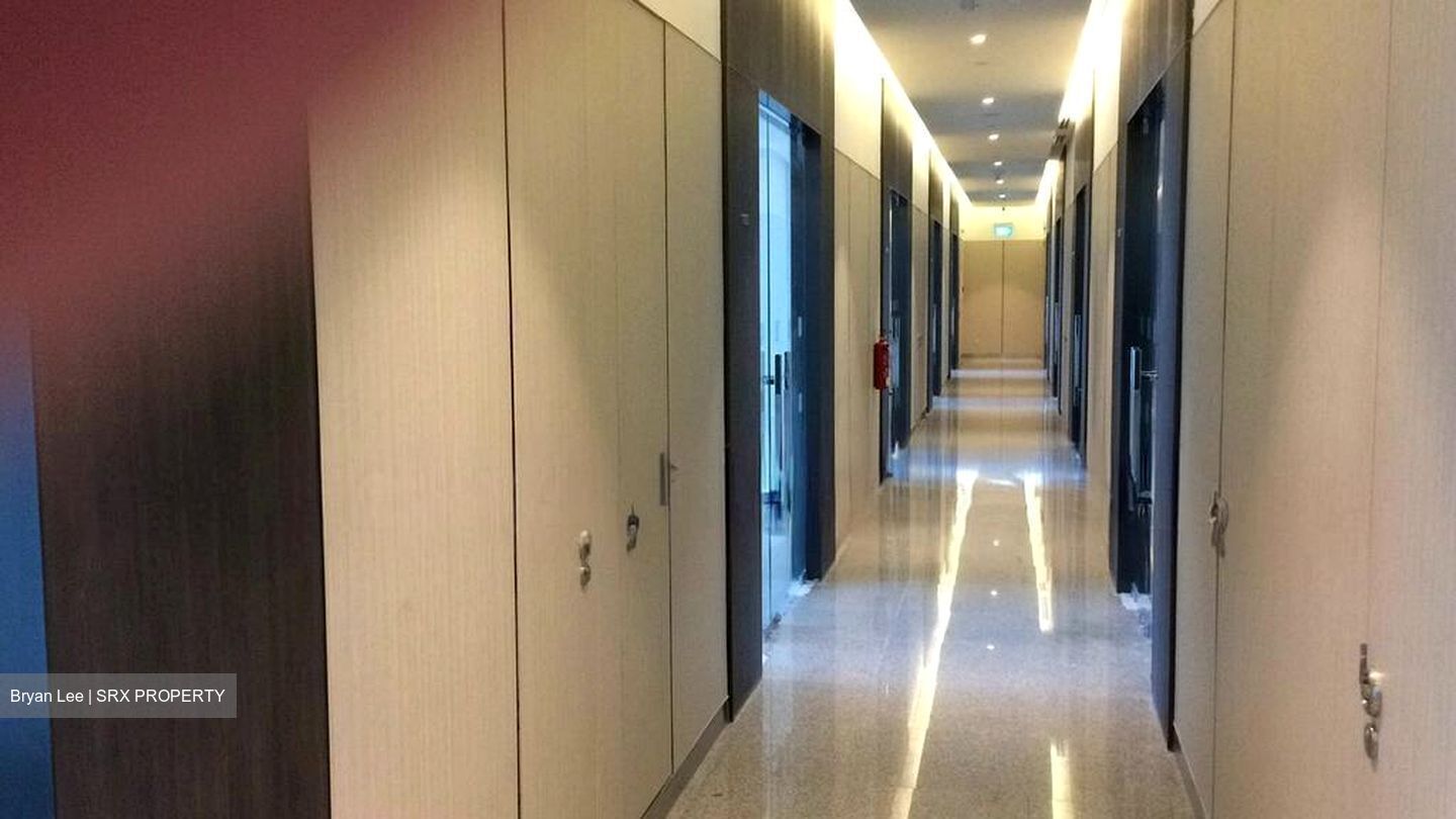 Sbf Center (D1), Office #496895131